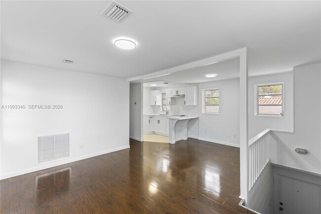 Building Photo - 1408 SW 19th Ter