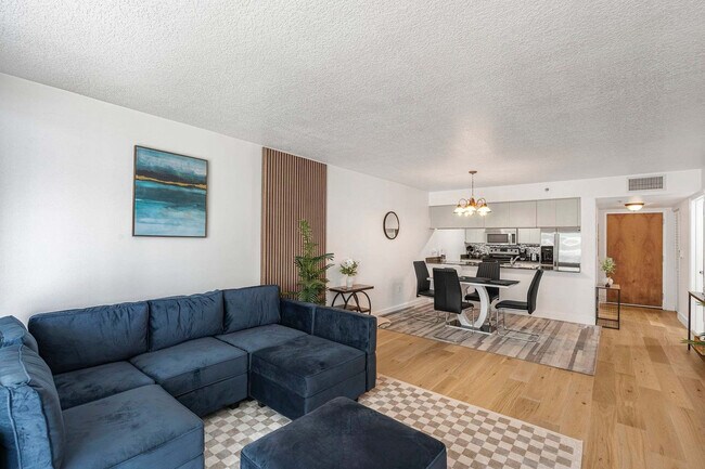 Building Photo - 1 SE 12th St