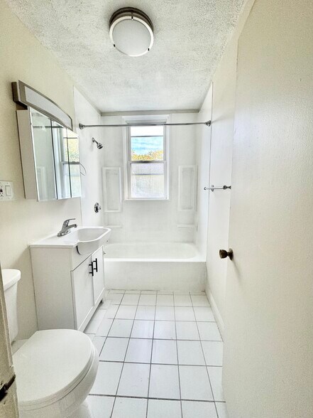 Building Photo - 1411 Commonwealth Ave