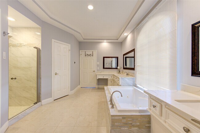 Building Photo - 3622 Springhill Ln