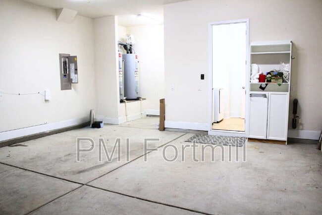 Building Photo - 521 Vine St