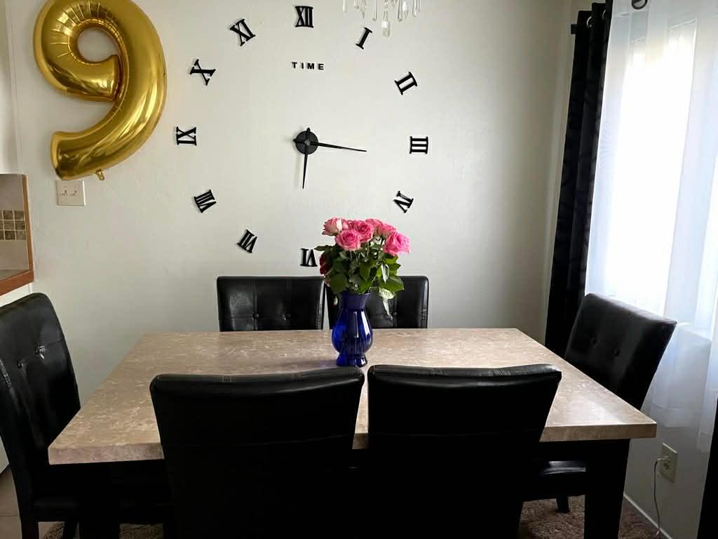 Building Photo - 8935 El Mirador Dr