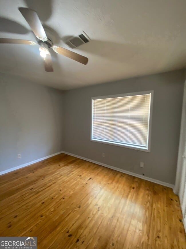 Building Photo - 56 Sunrise Cir