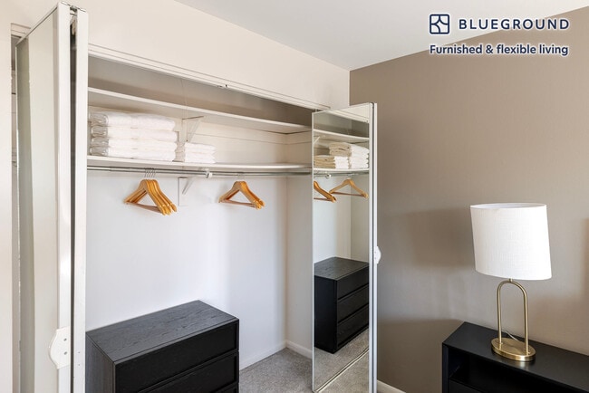 Building Photo - 903 S Ashland Ave