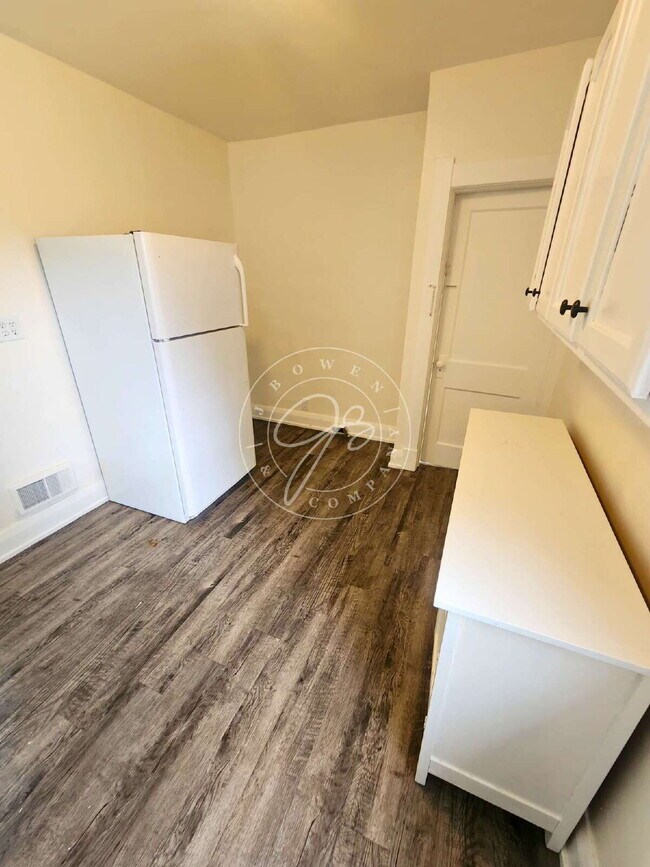 Building Photo - Spacious 3-Bedroom Home in West Toledo