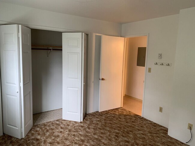 Building Photo - 1432