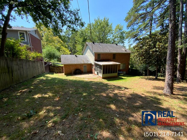 Building Photo - 711 Shea Dr