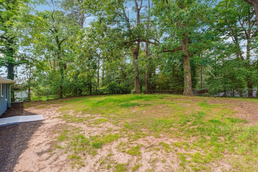 Building Photo - 2899 Gresham Rd SE