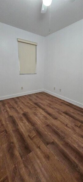 Building Photo - 4946 Leeward Ln