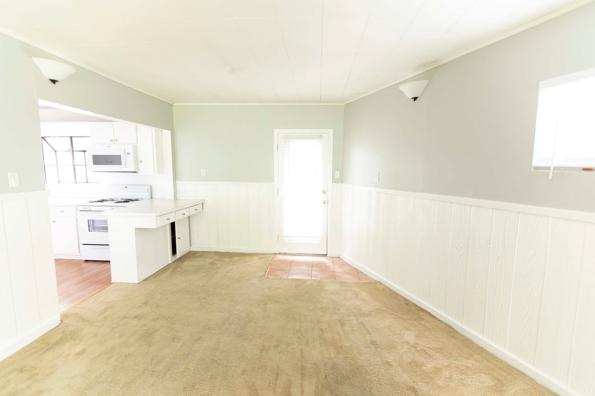 Building Photo - 7459 Mohawk Ave