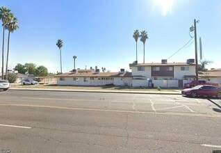 Building Photo - Maryvale Townhome