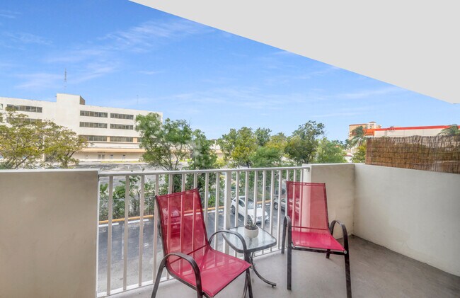 Building Photo - 1455 N Treasure Dr