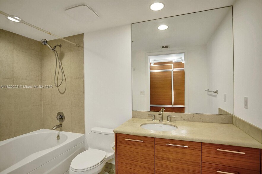 Building Photo - 50 Biscayne Blvd
