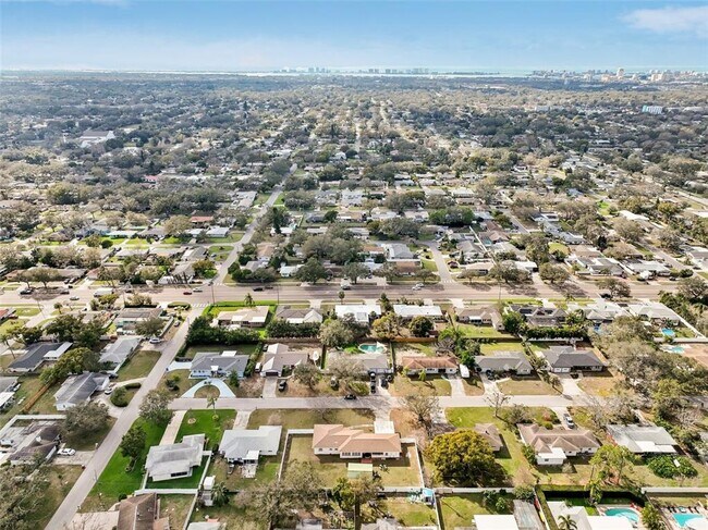 Building Photo - 1369 Whitacre Dr