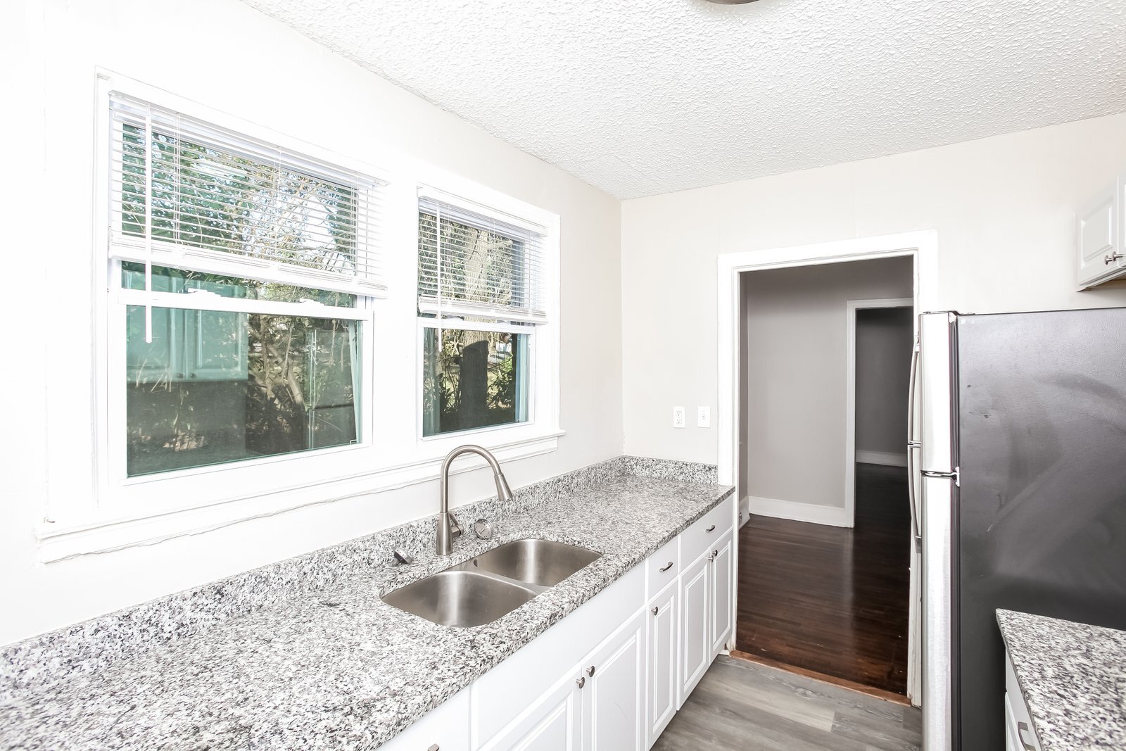 Building Photo - 901 Ashley St