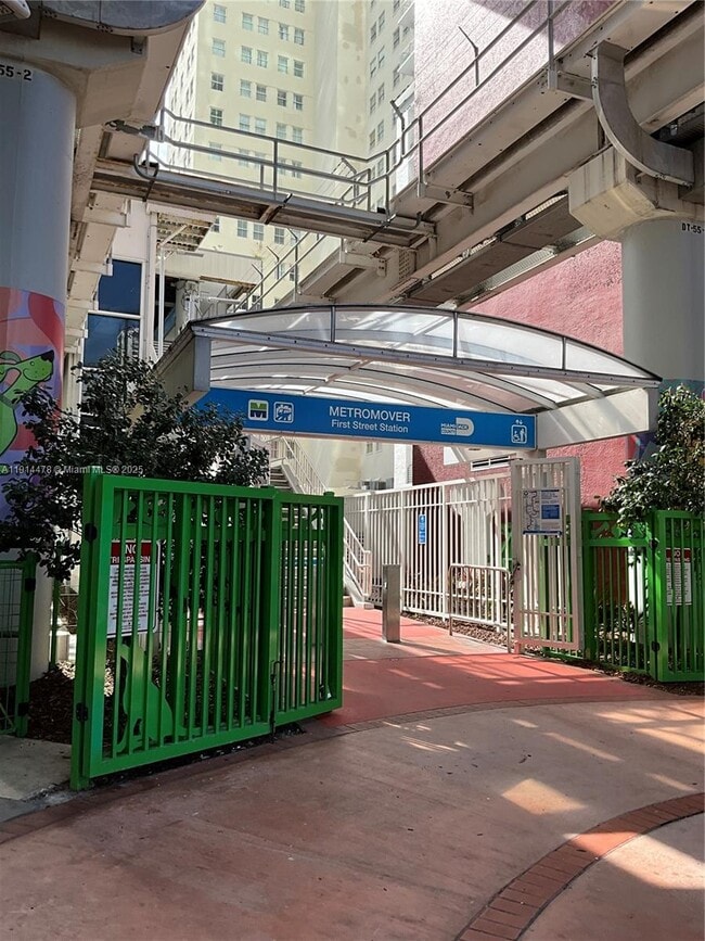 Building Photo - 133 NE 2nd Ave