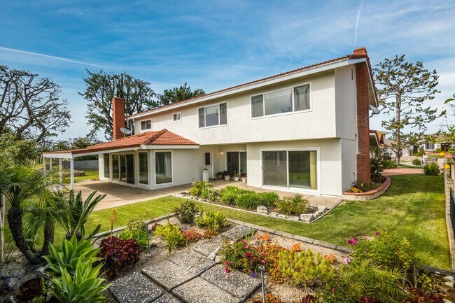 Building Photo - Tranquility on Beachside