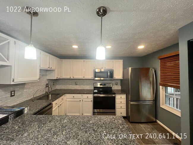Building Photo - 1022 Arborwood Pl