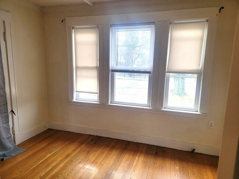 Building Photo - 1054 Washington St