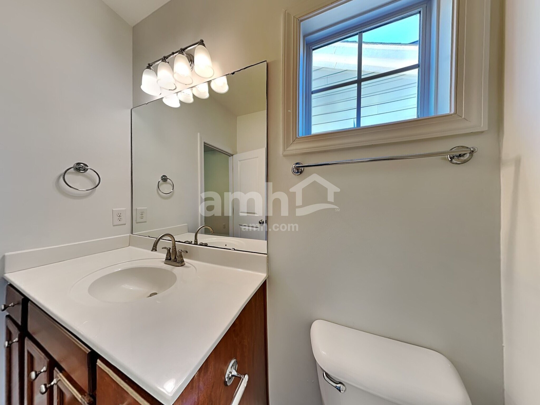 Building Photo - 107 Windy Creek Ln