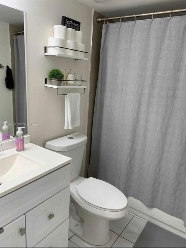 Building Photo - 8000 SW 149th Ave