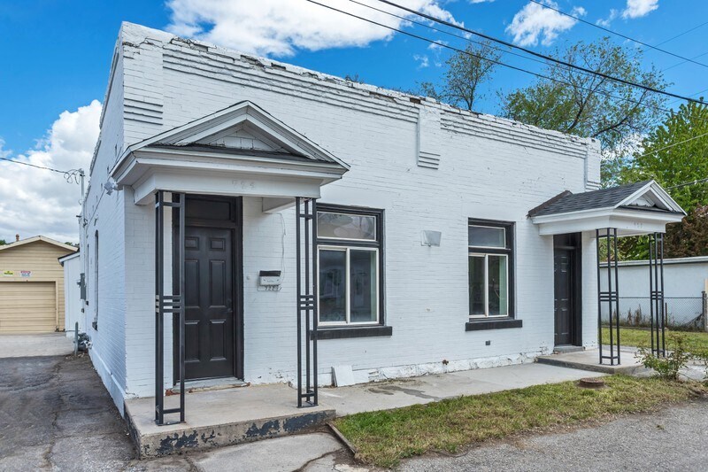 Building Photo - 720 W Jackson Ave