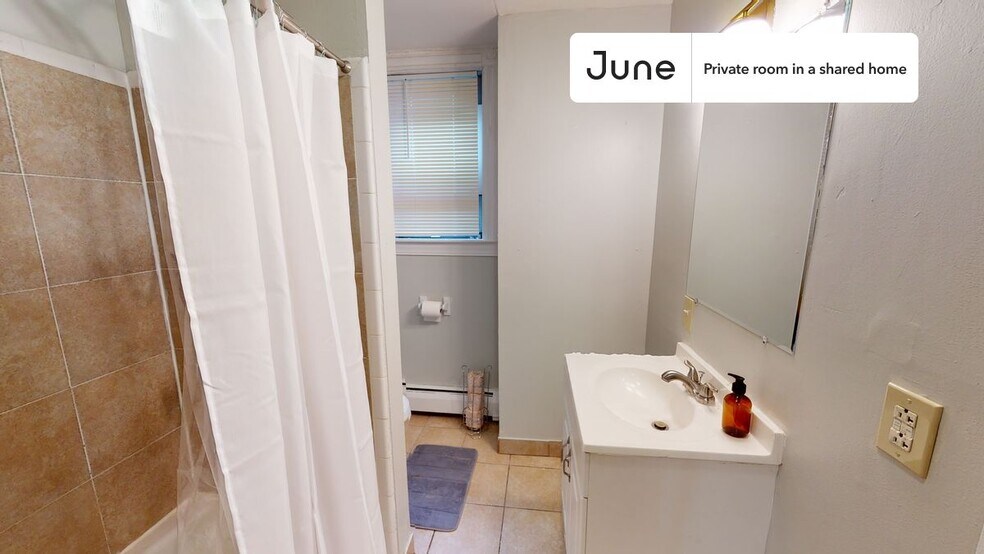 Building Photo - Room in Shared 3 bed/1 bath home