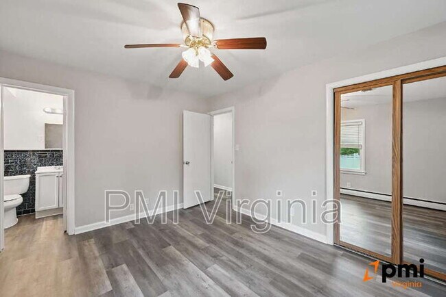 Building Photo - 812 Jasmine Ave