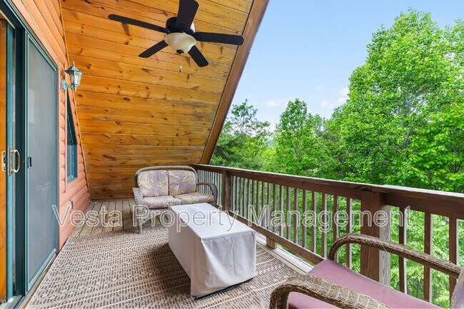 Building Photo - 71 Fairview Hills Dr