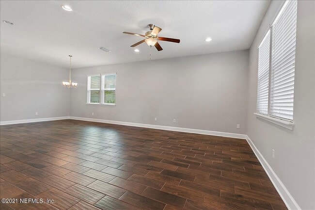 Building Photo - 1021 Seaside Dr N