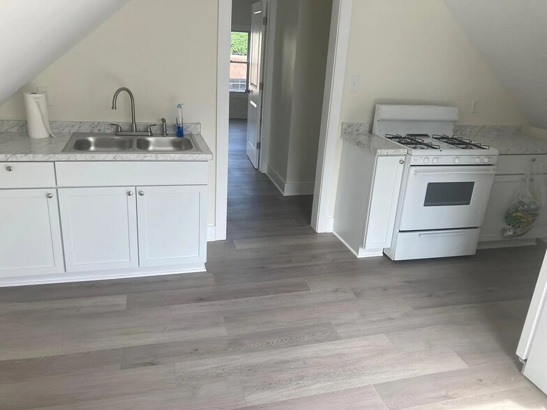 Building Photo - 2303 Murray Ave