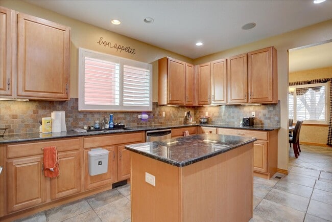 Building Photo - Stunning Longmont Home with Professional Finishes & Exceptional Privacy