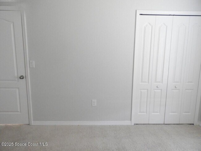 Building Photo - 690 San Filippo Dr SE