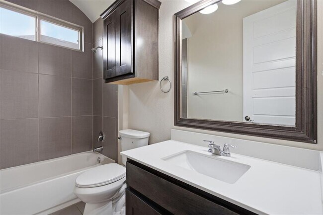 Building Photo - 105 Aspen Trail