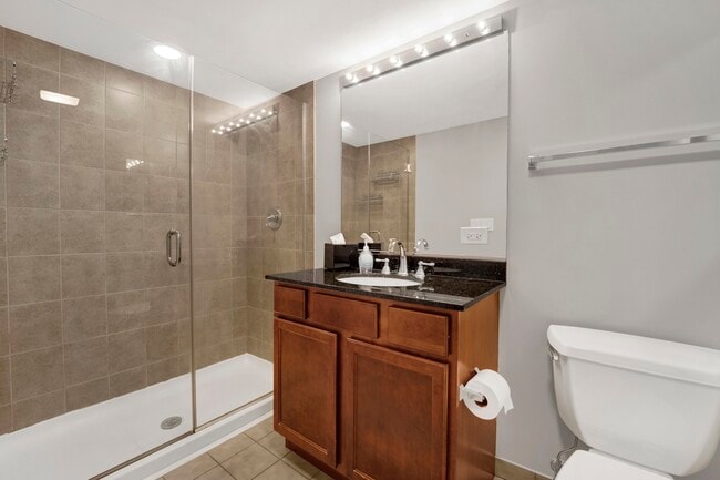 Building Photo - 1151 W 14th Pl