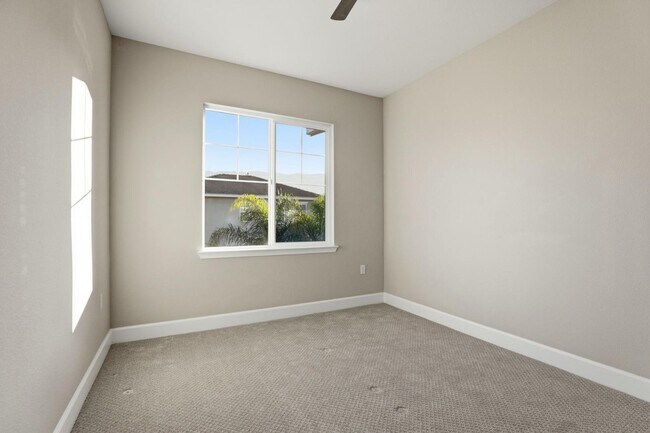 Building Photo - 1818 Tarragon Dr