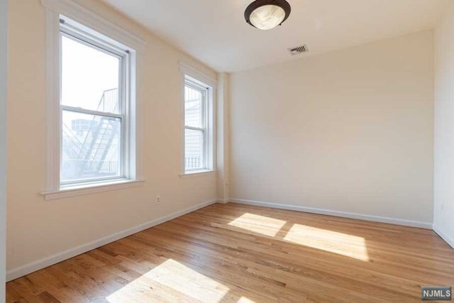 Building Photo - 46 E Palisade Ave