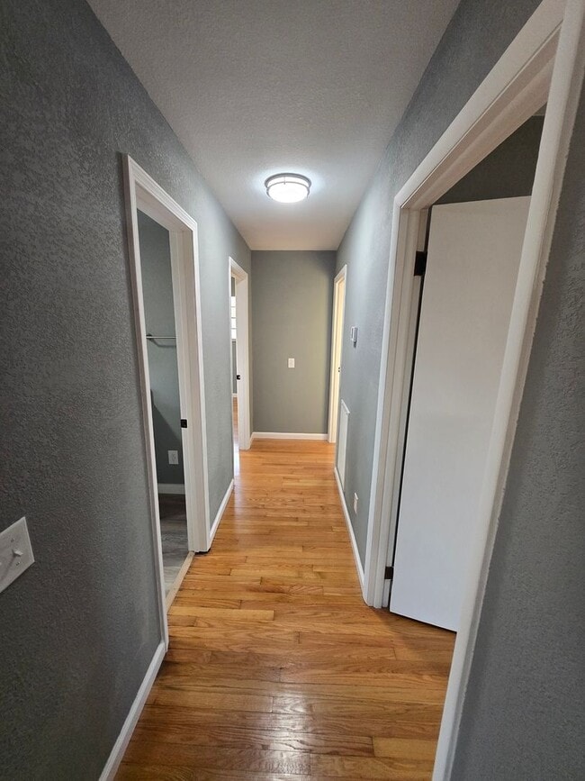 Building Photo - Charming 3-Bedroom, 2-Bathroom Brick Home for Rent