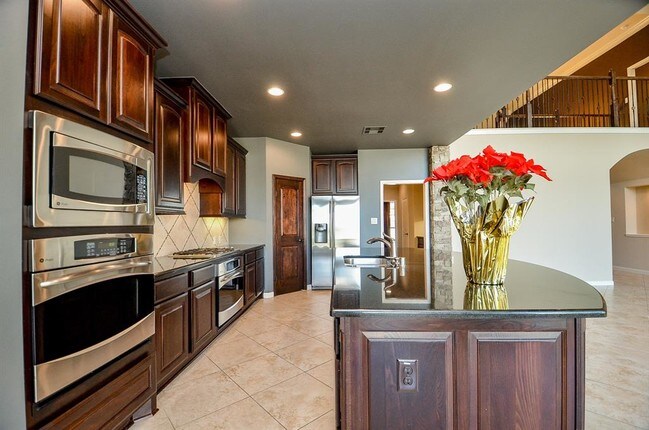 Building Photo - 2703 Bonnie Bray Dr