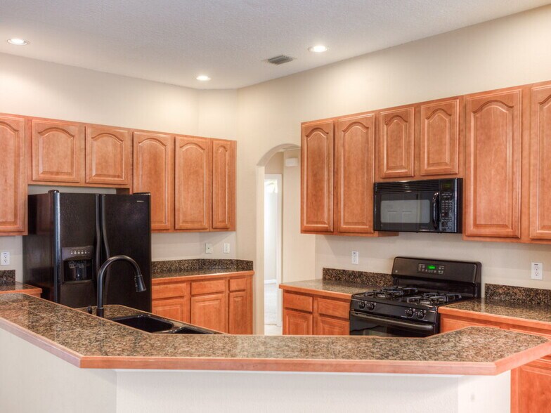 Building Photo - 10508 Canary Isle Dr