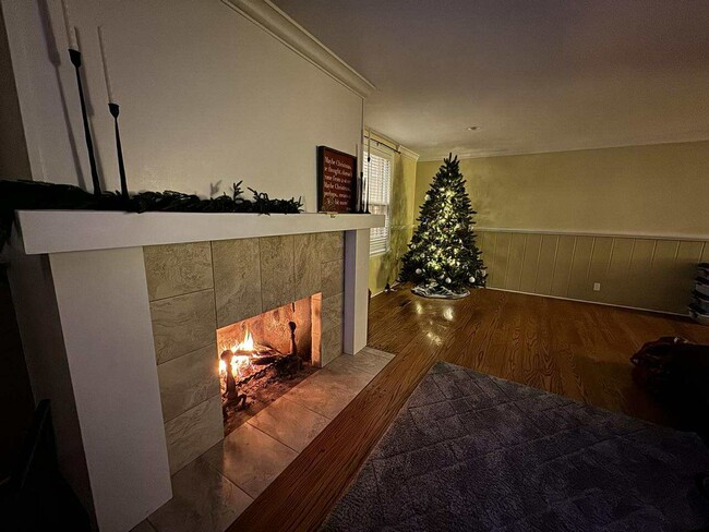 Building Photo - Premium Listing: Historic Estate + Acreage...
