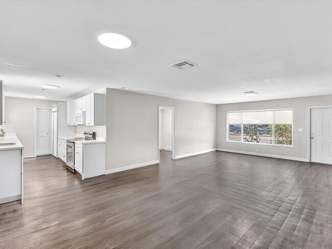 Building Photo - 54 SW 16th St