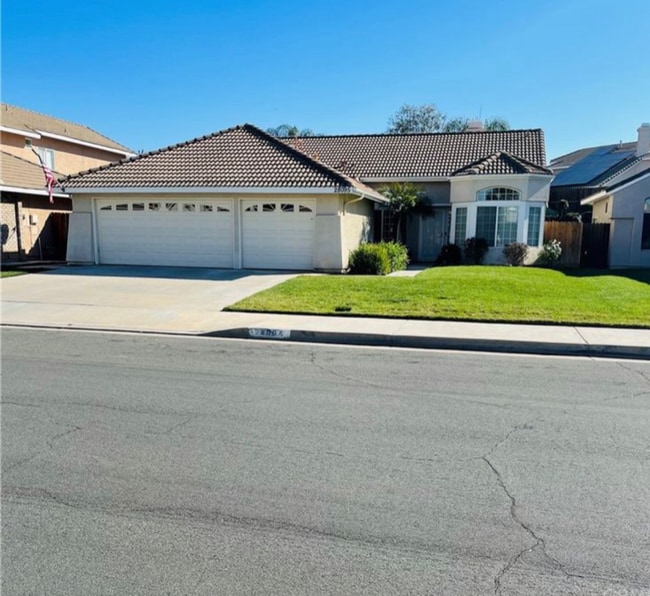 Building Photo - 28095 Aspenwood Way