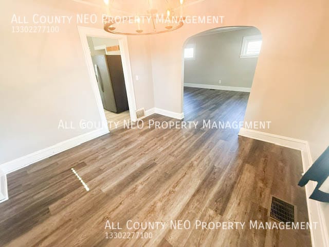 Building Photo - 9474 Roxbury Rd