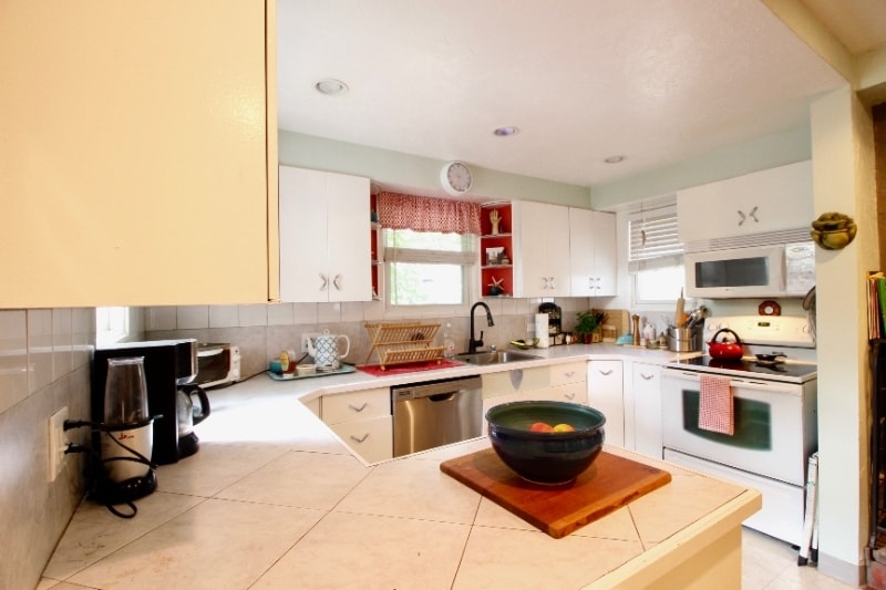 Building Photo - 3070 S Pennsylvania St