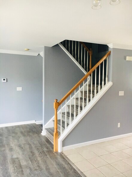 Building Photo - 2720 State St