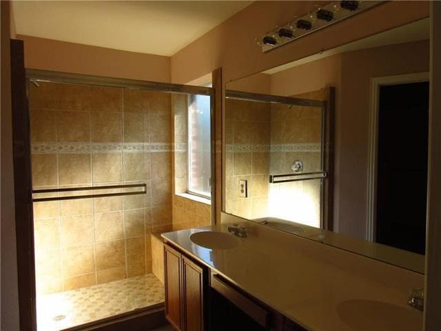 Building Photo - 1811 Lake Travis Dr