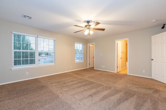 Building Photo - 3 Bed | 2.5 Bath in Broken Arrow!