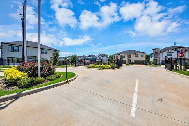 Building Photo - 2138 Olivos St