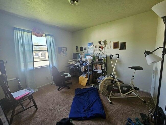 Building Photo - 2 Bedroom 1.5 Bath Duplex Kent Ohio 44240